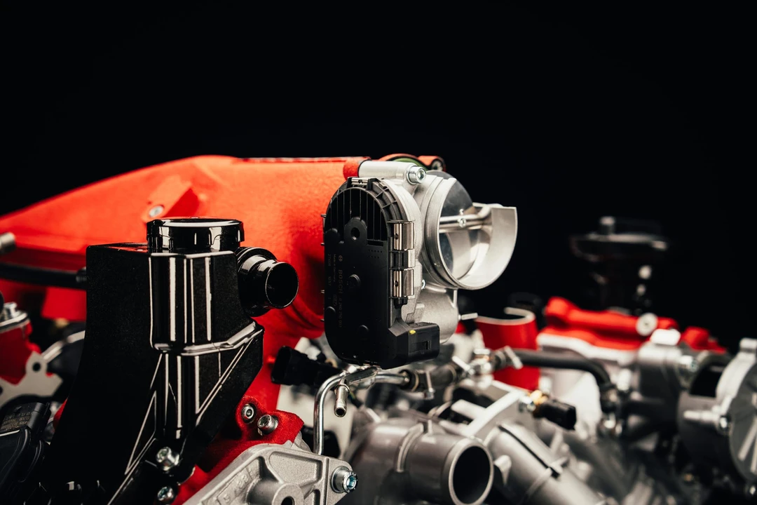 Parts & Memorabilia Engines - Image 22 of 31