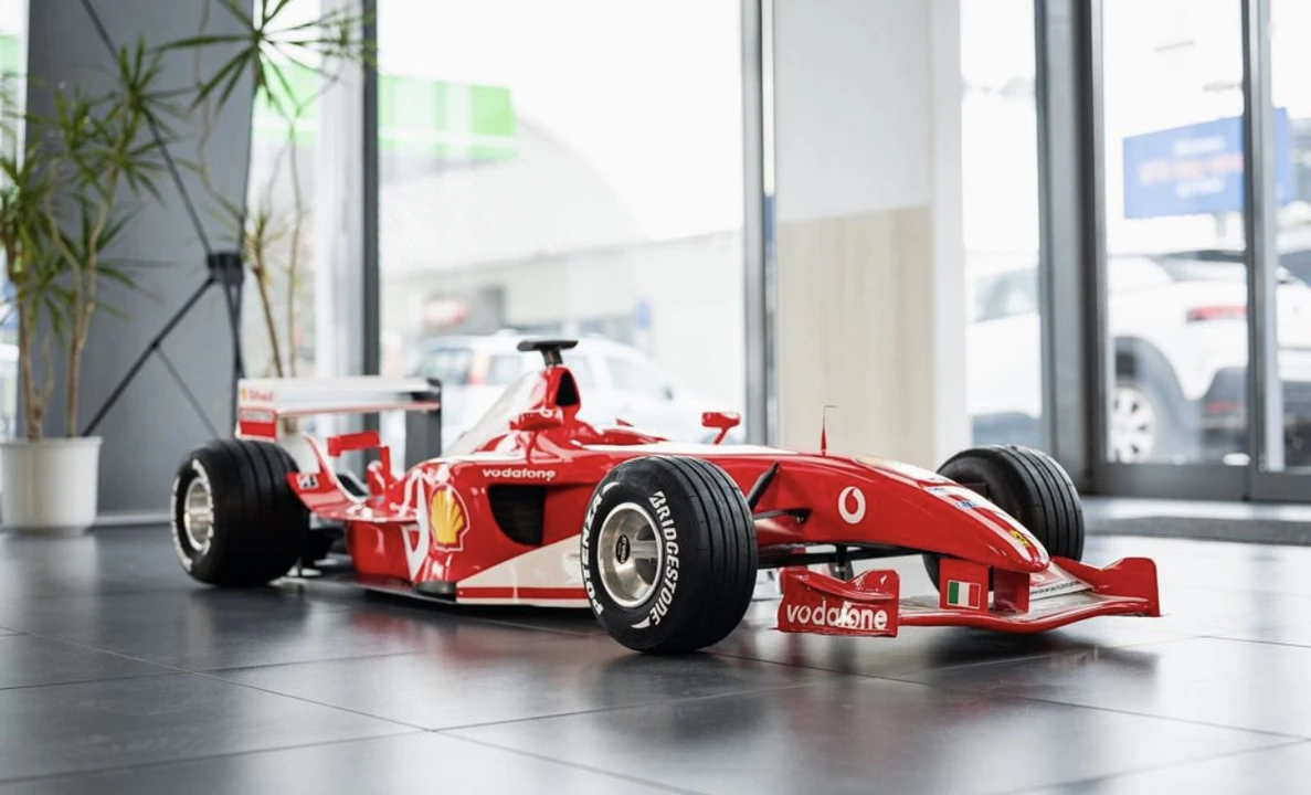 Parts & Memorabilia Scale Models - Image 3 of 21