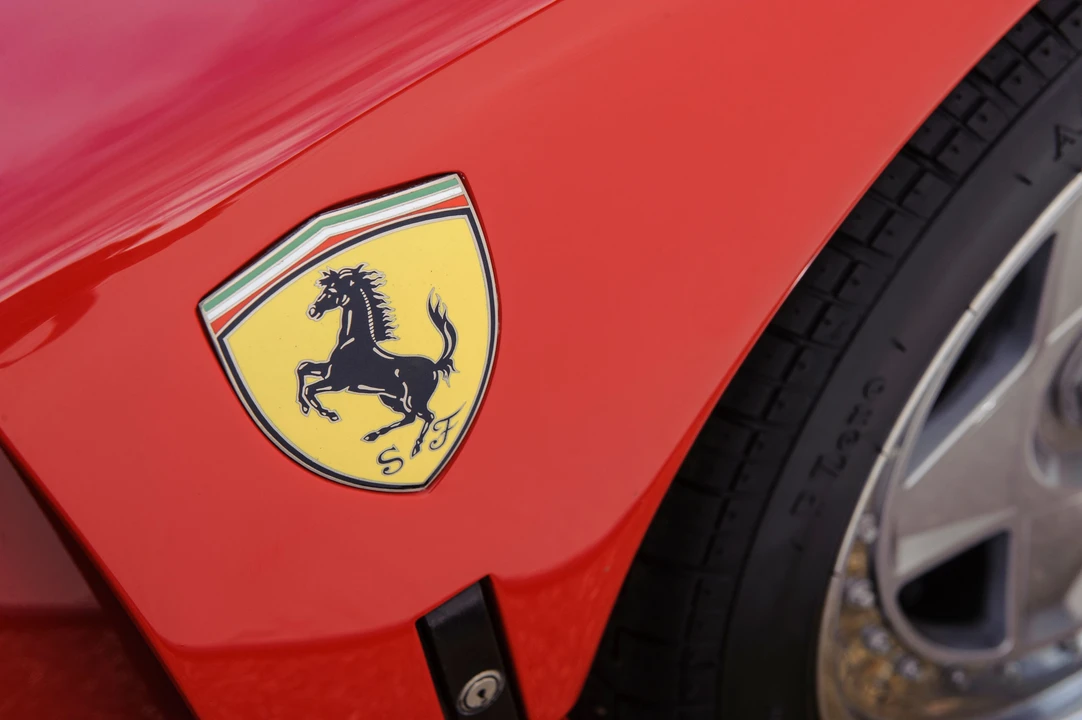 Ferrari F40 - Image 20 of 29