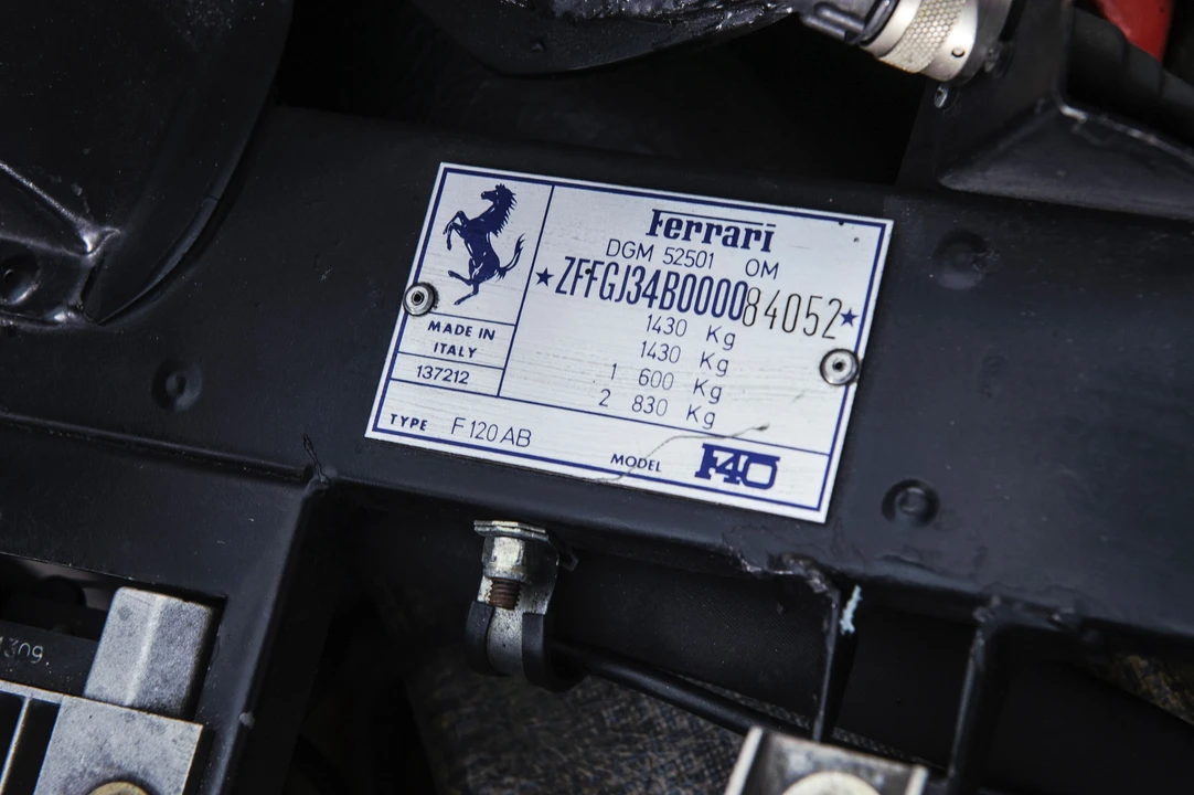 Ferrari F40 - Image 18 of 29
