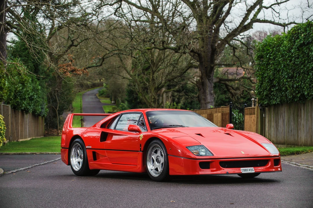 Ferrari F40 - Image 2 of 29