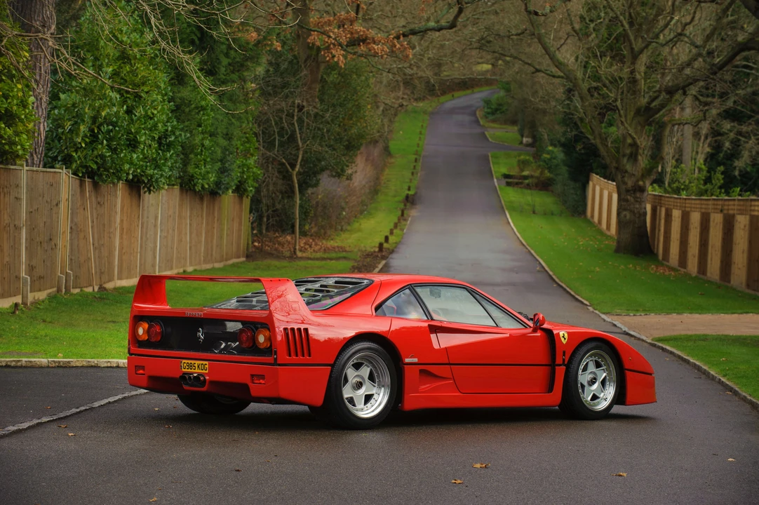 Ferrari F40 - Image 8 of 29