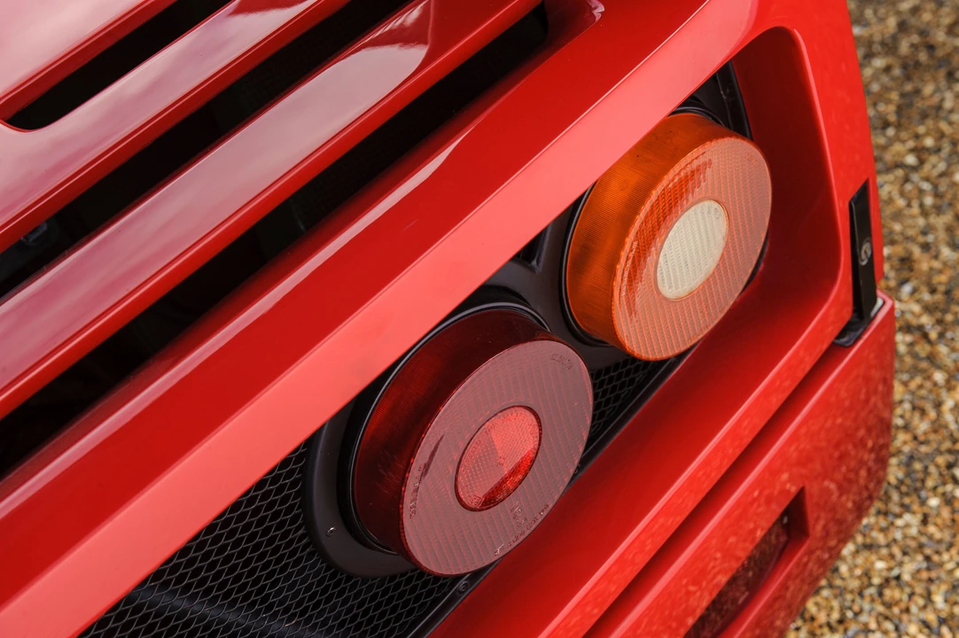 Ferrari F40 - Image 26 of 29