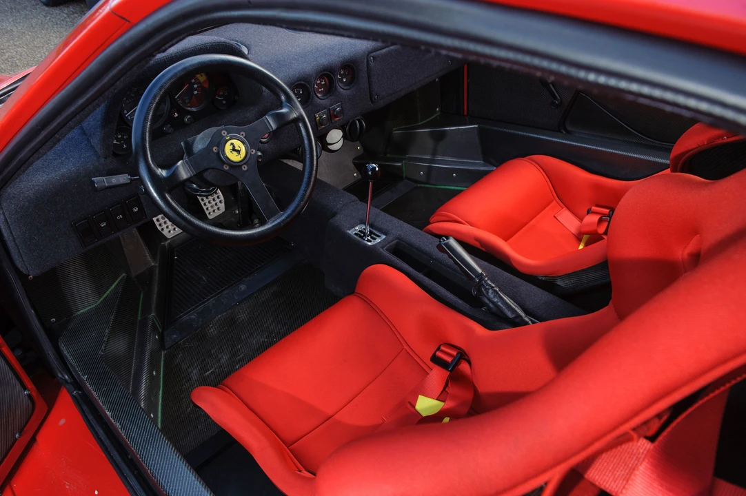 Ferrari F40 - Image 11 of 29