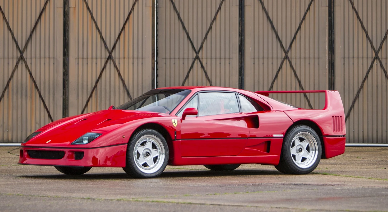Ferrari F40 - Image 2 of 31