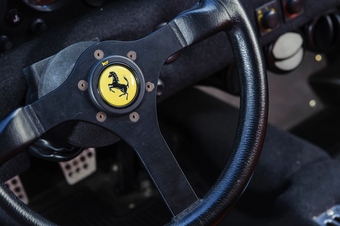 Ferrari F40 - Image 13 of 29