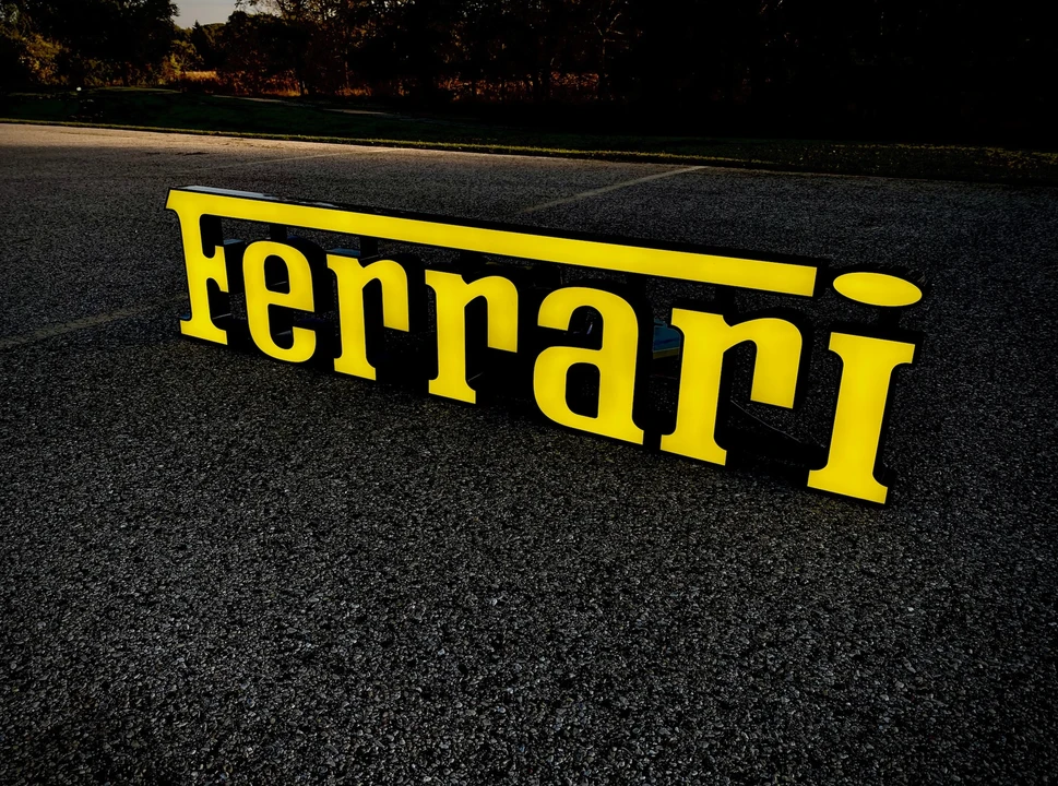 Ferrari - Image 3 of 7