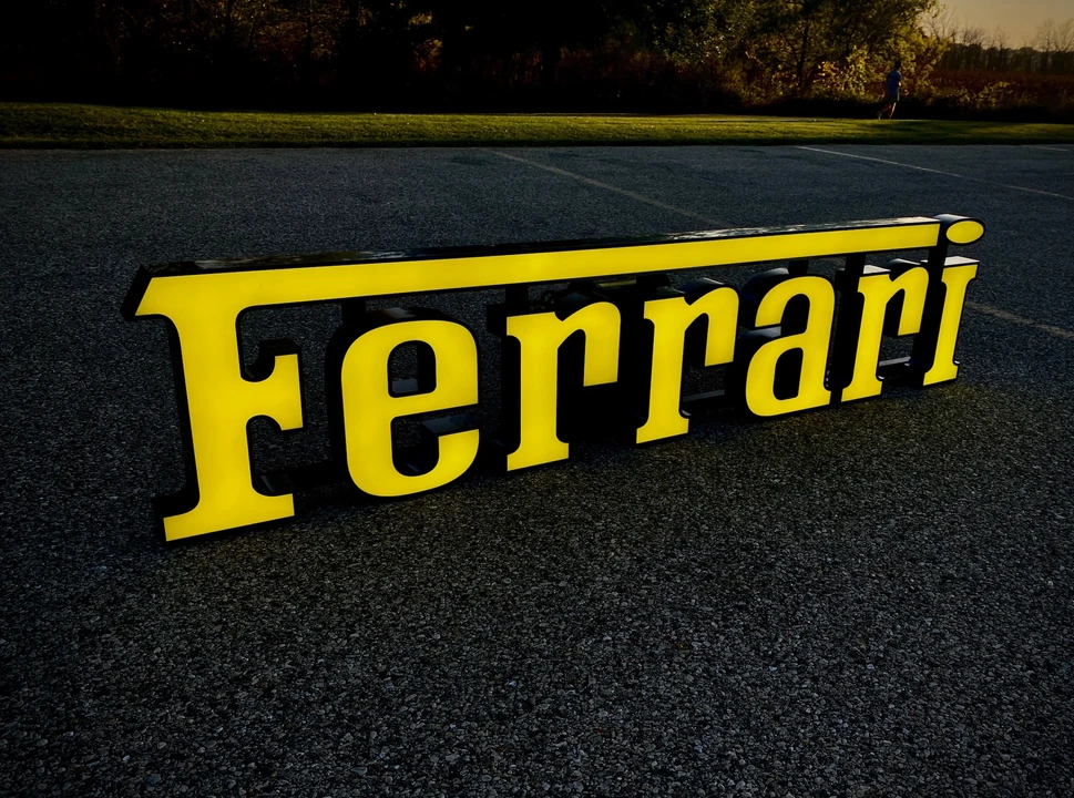Ferrari - Image 2 of 7