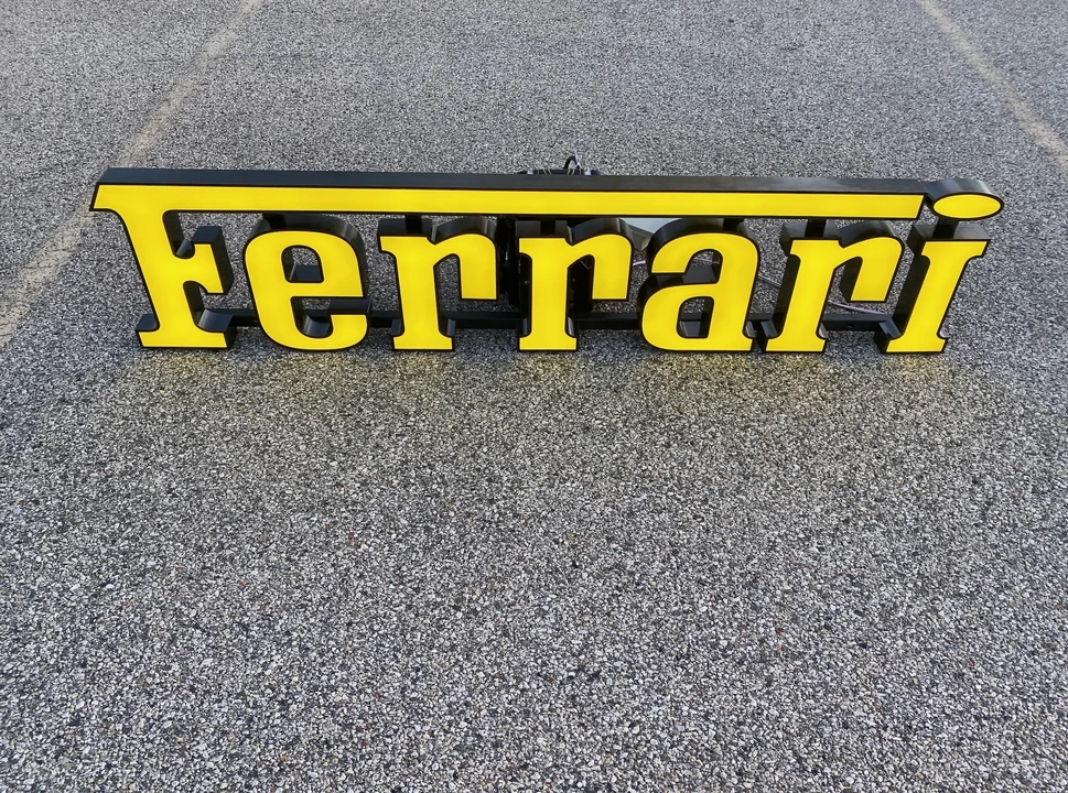 Ferrari - Image 4 of 7
