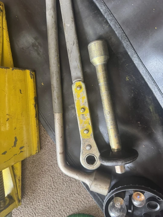 Parts & Memorabilia Tools - Image 8 of 17