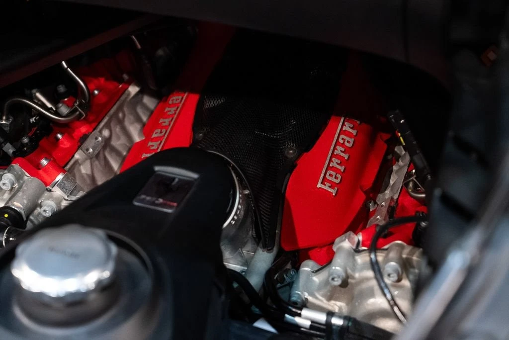 Ferrari SF90 Spider - Image 13 of 31