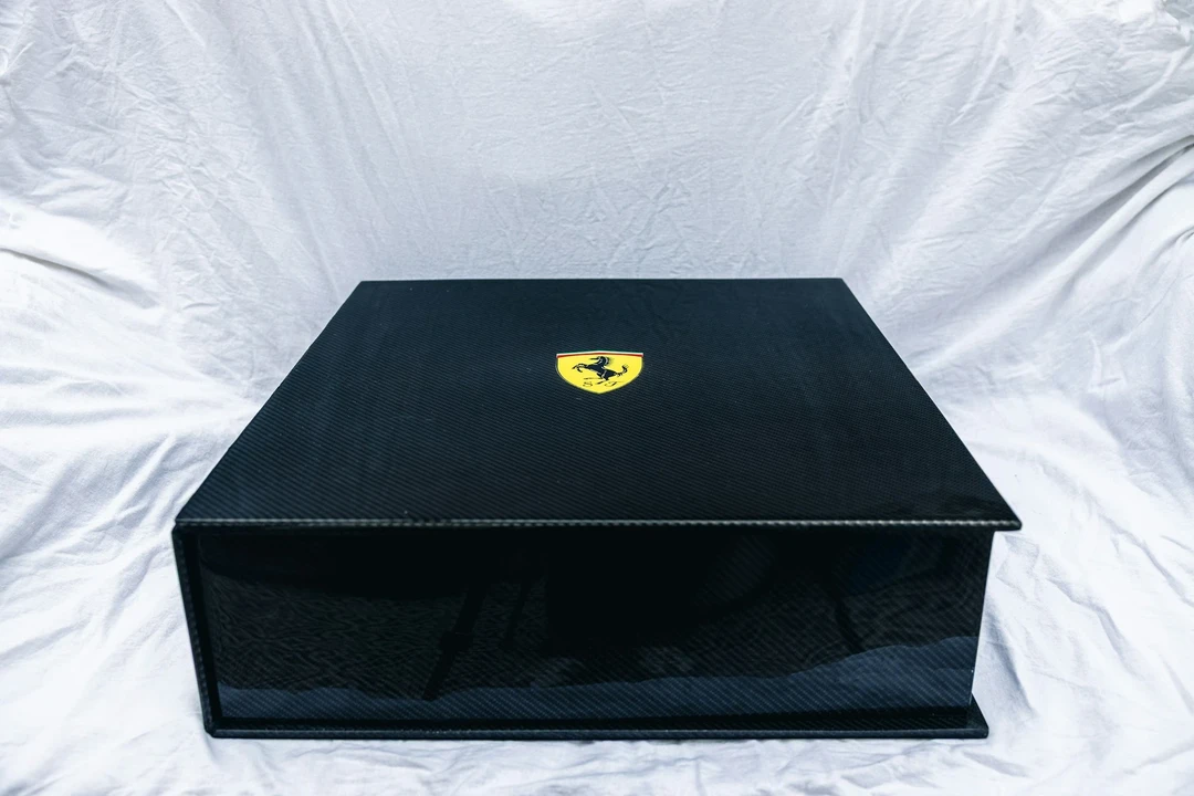 Ferrari - Image 2 of 21