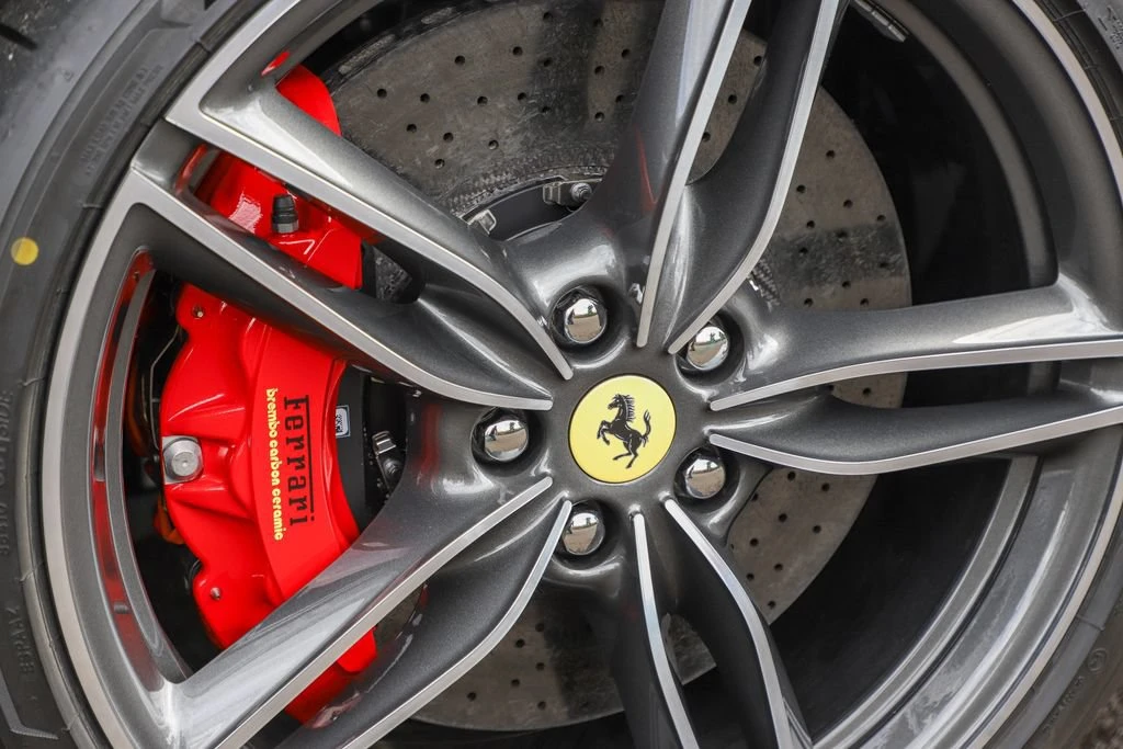 2026 Ferrari Roma - Image 24 of 31