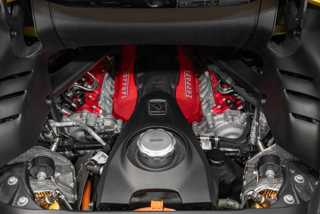 2022 Ferrari SF90 Spider - Image 22 of 31