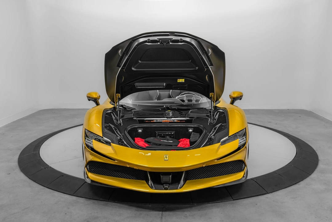 2022 Ferrari SF90 Spider - Image 23 of 31