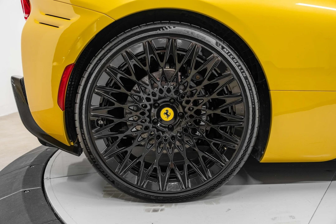 2022 Ferrari SF90 Spider - Image 16 of 31