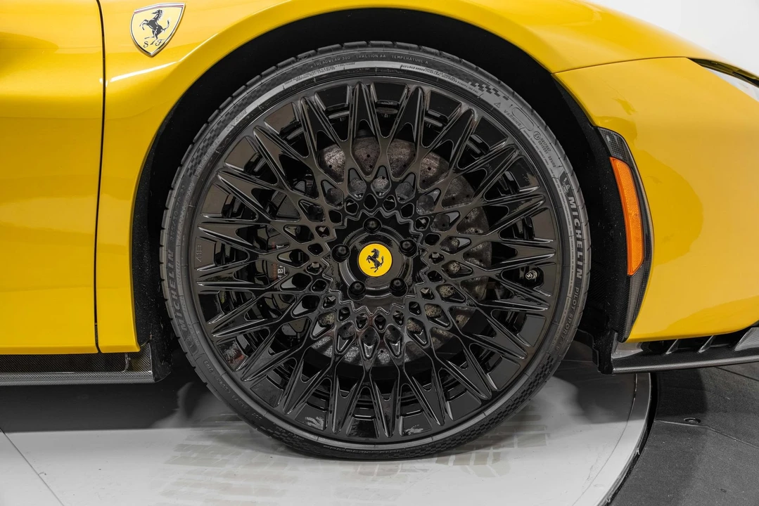 2022 Ferrari SF90 Spider - Image 17 of 31