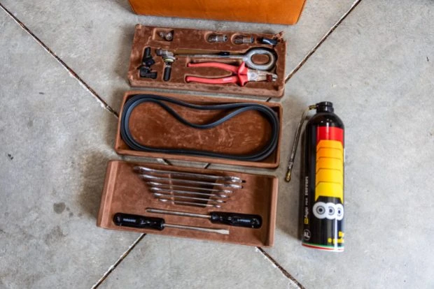 Parts & Memorabilia Tools - Image 3 of 4