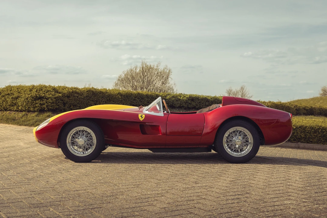 Ferrari Replica - Image 2 of 31