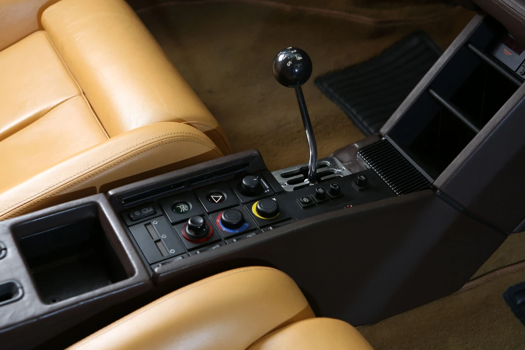 Ferrari Testarossa - Image 10 of 24