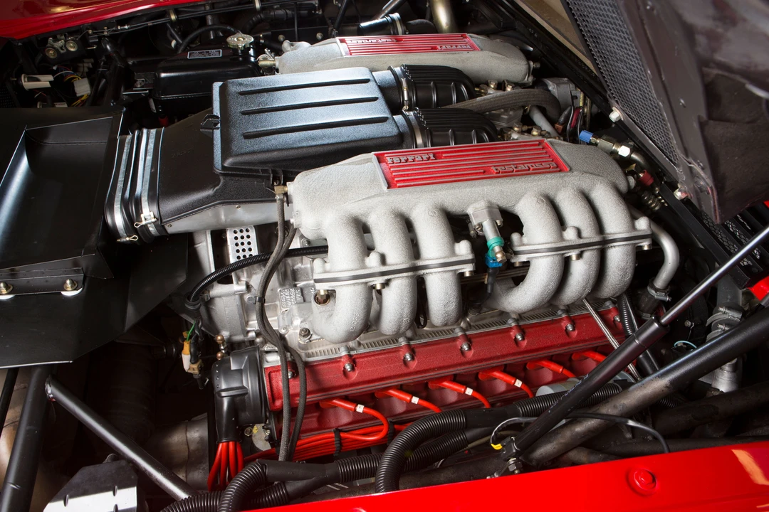 Ferrari Testarossa - Image 13 of 24