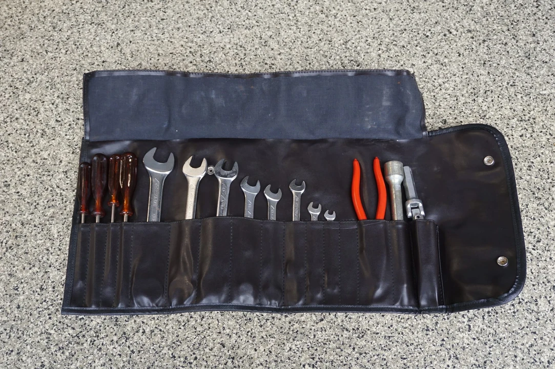 Parts & Memorabilia Tools - Image 6 of 31