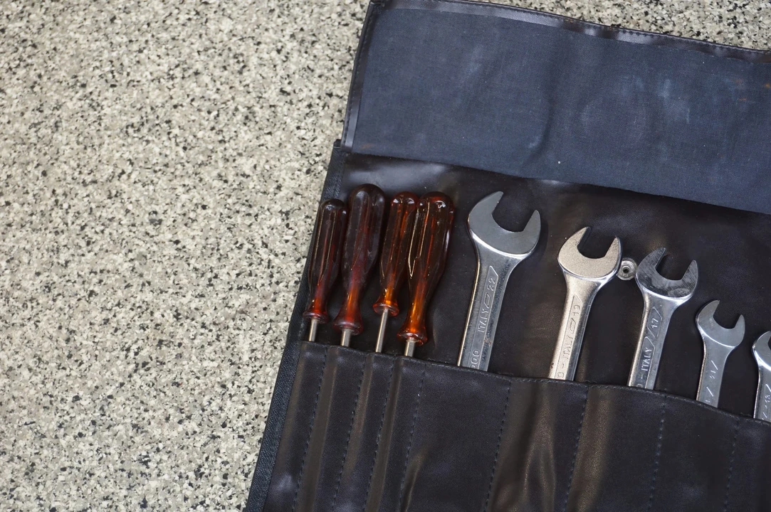 Parts & Memorabilia Tools - Image 7 of 31