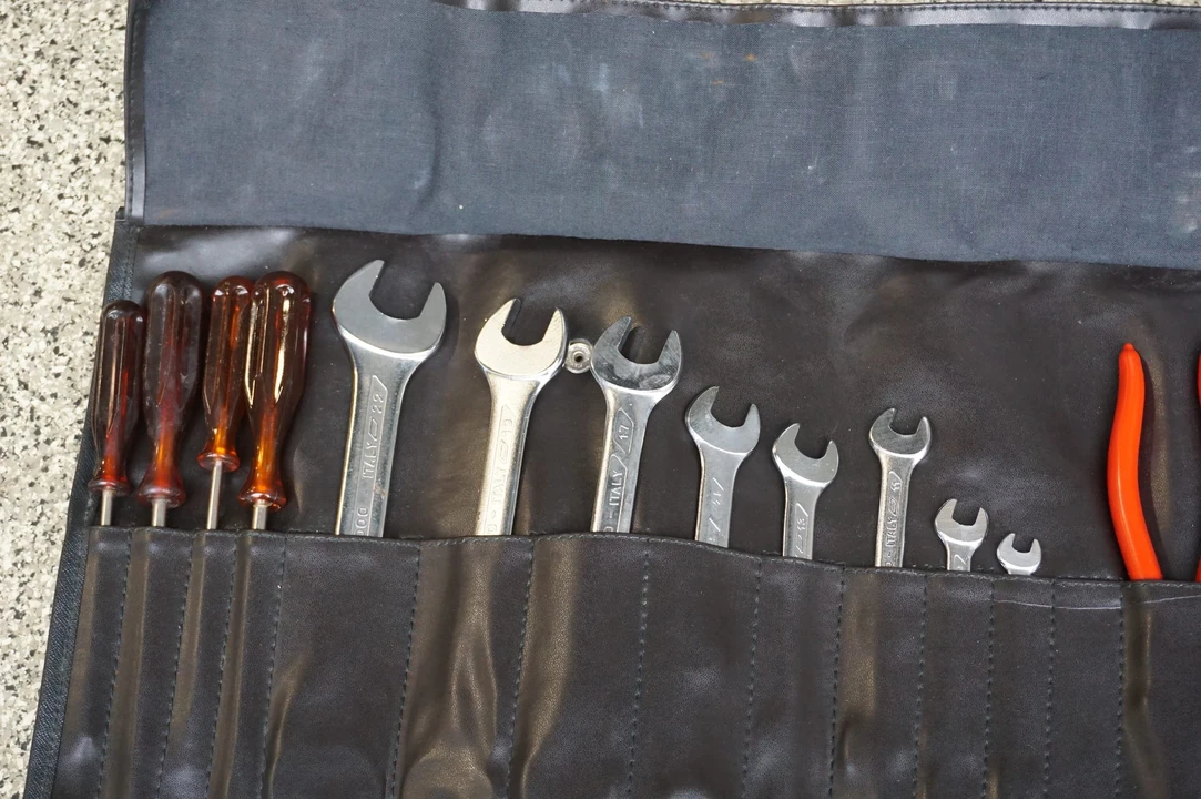 Parts & Memorabilia Tools - Image 8 of 31