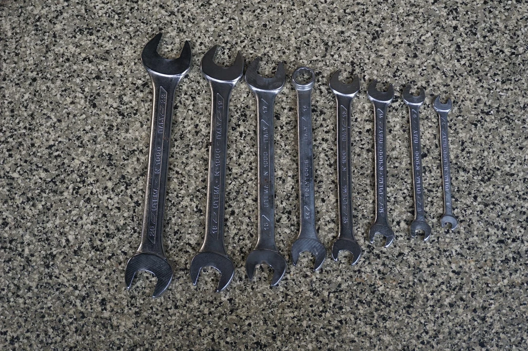 Parts & Memorabilia Tools - Image 24 of 31