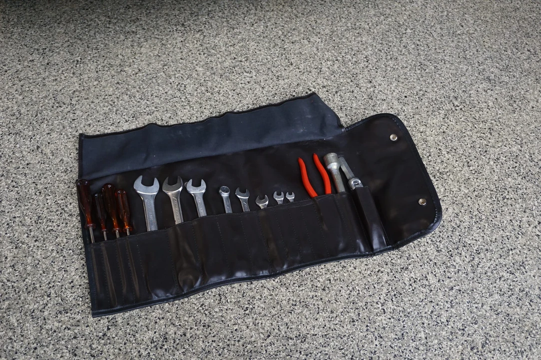 Parts & Memorabilia Tools - Image 2 of 31