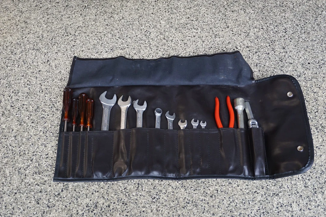 Parts & Memorabilia Tools - Image 5 of 31