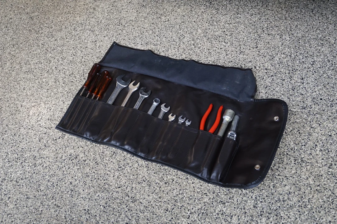 Parts & Memorabilia Tools - Image 3 of 31