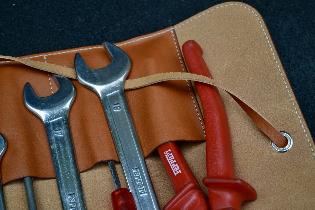Parts & Memorabilia Tools - Image 9 of 19