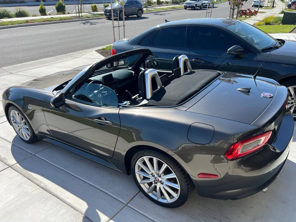 2017 Fiat 124 Spider - Image 12 of 12