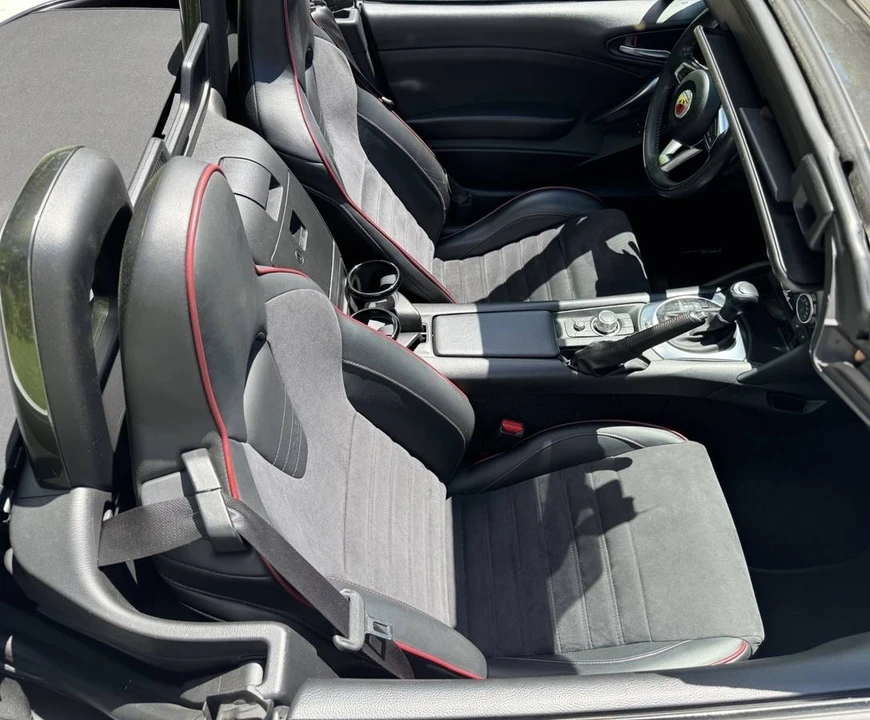 2017 Fiat 124 Spider - Image 8 of 19