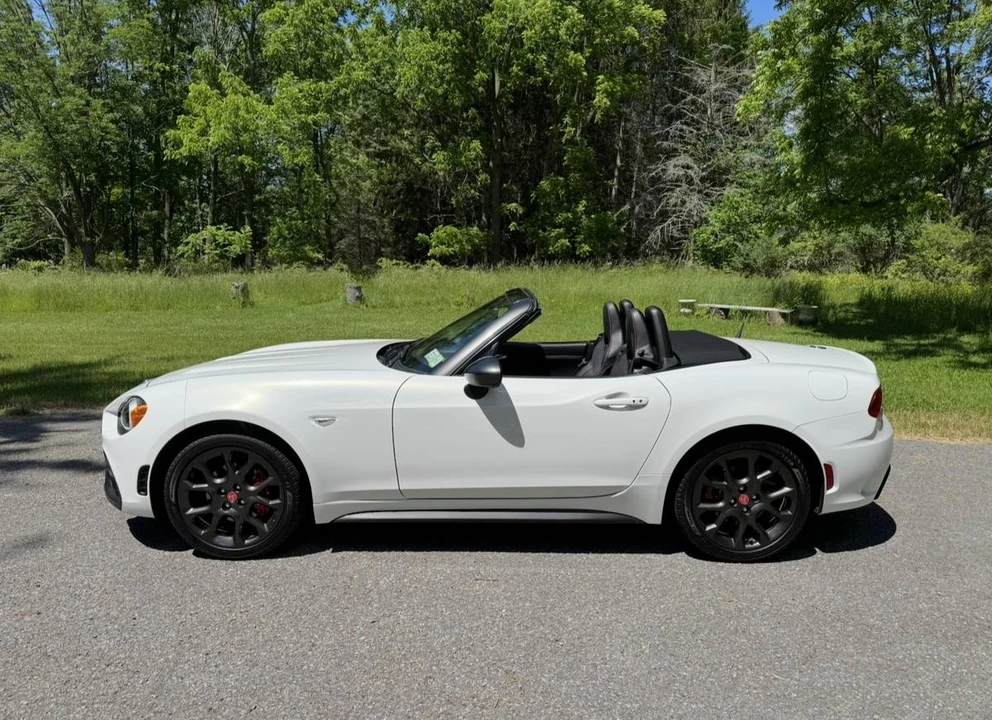 2017 Fiat 124 Spider - Image 2 of 19