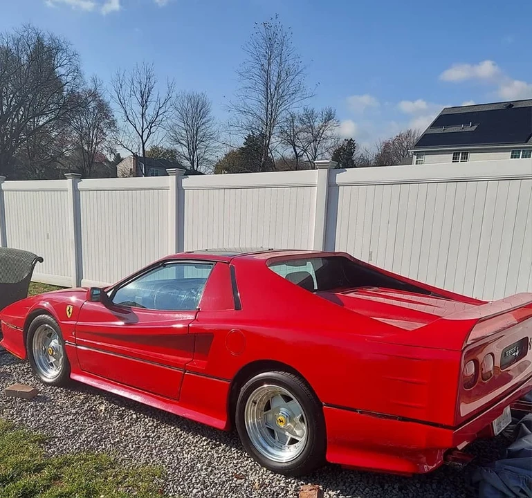 Pontiac Fiero - Image 5 of 6