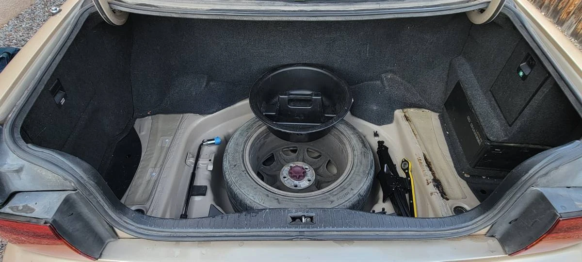 1994 Lexus LS 1st Gen - Image 23 of 24