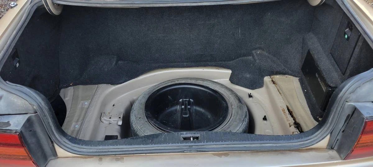 1994 Lexus LS 1st Gen - Image 22 of 24