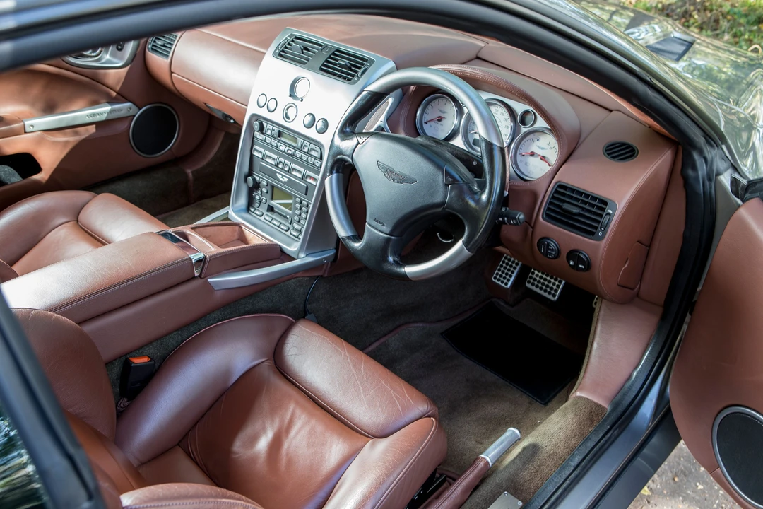 2001 Aston Martin Vanquish 1st Gen - Image 10 of 29