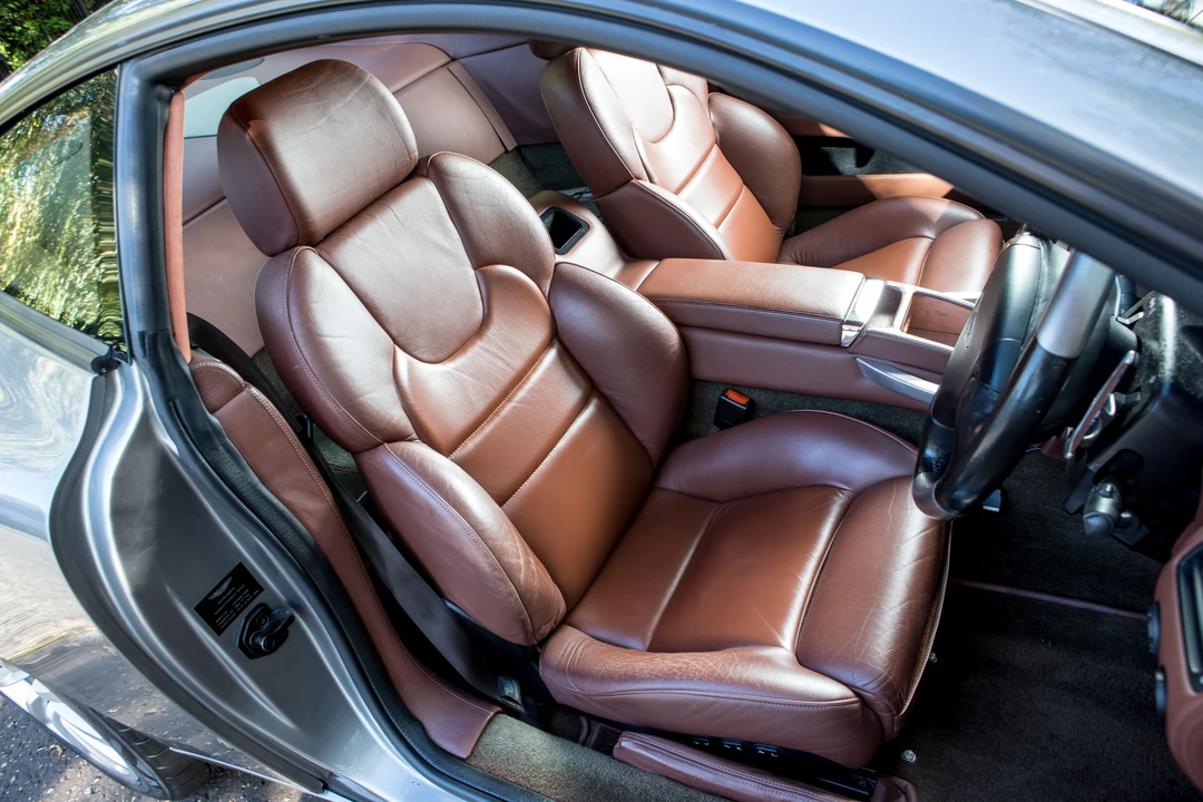 2001 Aston Martin Vanquish 1st Gen - Image 9 of 29