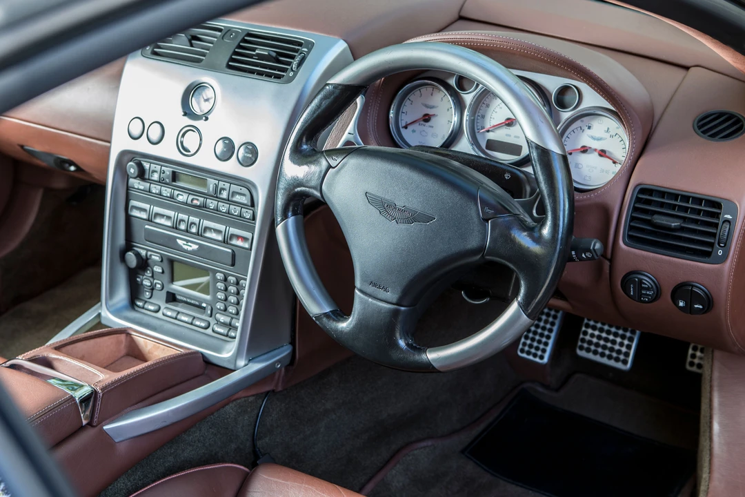 2001 Aston Martin Vanquish 1st Gen - Image 28 of 29