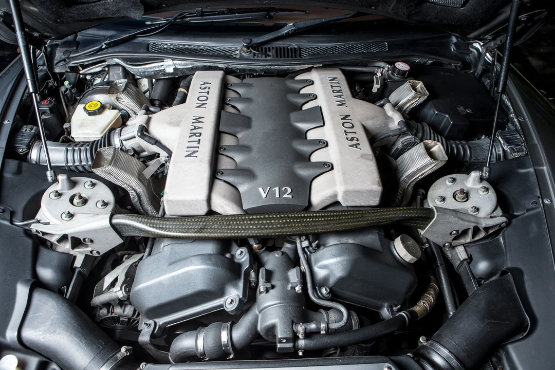 2001 Aston Martin Vanquish 1st Gen - Image 15 of 29