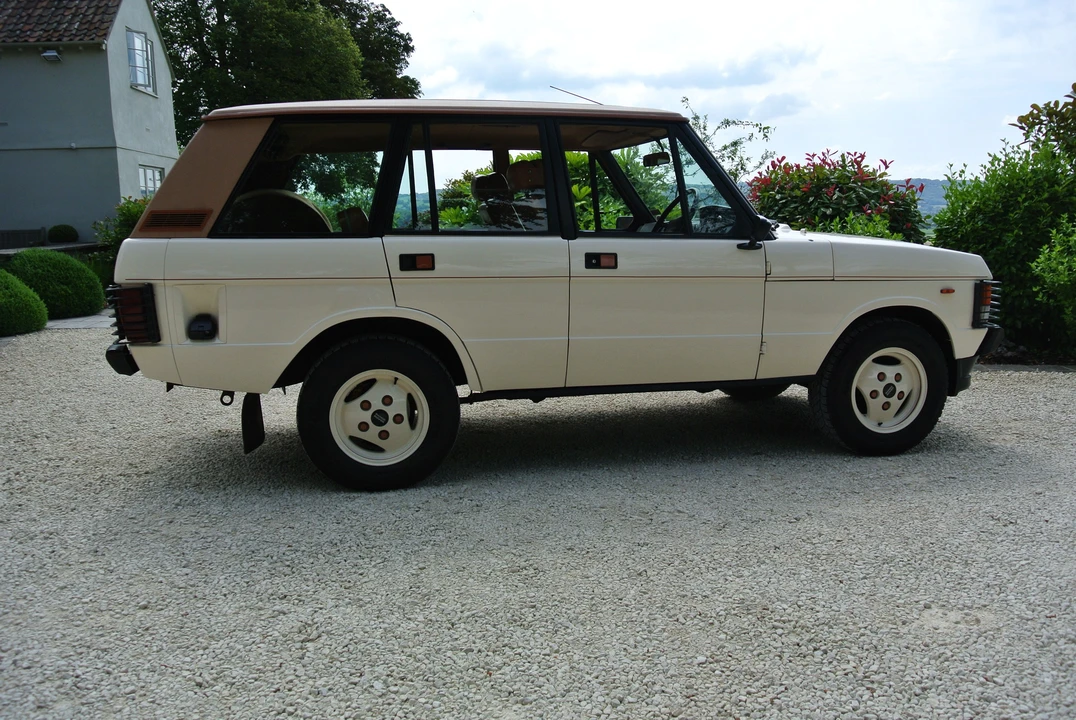 1982 Land Rover Range Rover Classic - Image 14 of 14