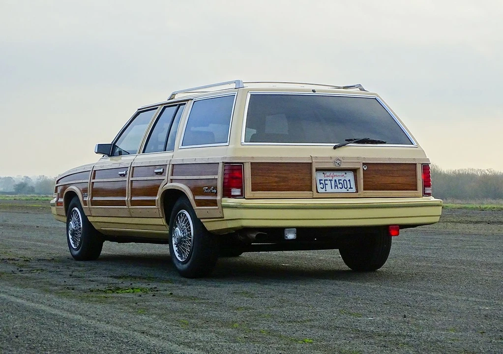 1985 Chrysler LeBaron - Image 5 of 6
