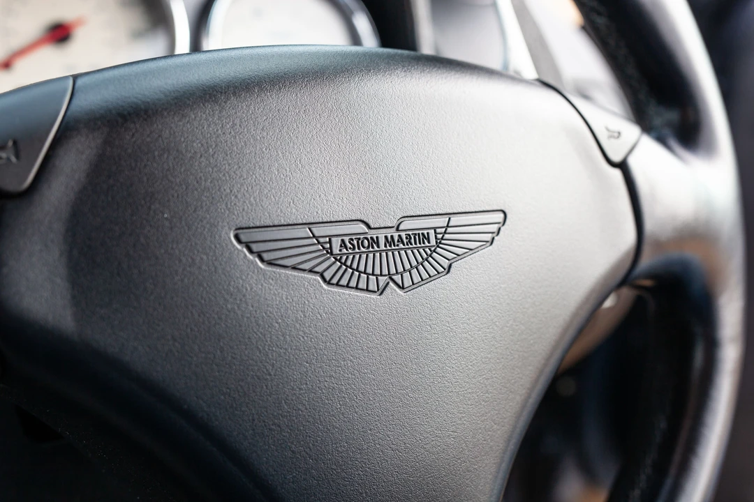 2002 Aston Martin Vanquish 1st Gen - Image 28 of 31