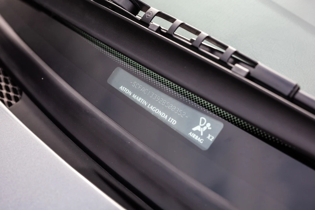 2002 Aston Martin Vanquish 1st Gen - Image 23 of 31