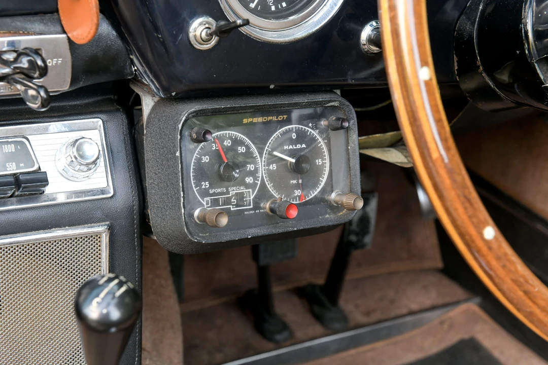 1962 Aston Martin DB4 Convertible - Image 27 of 31