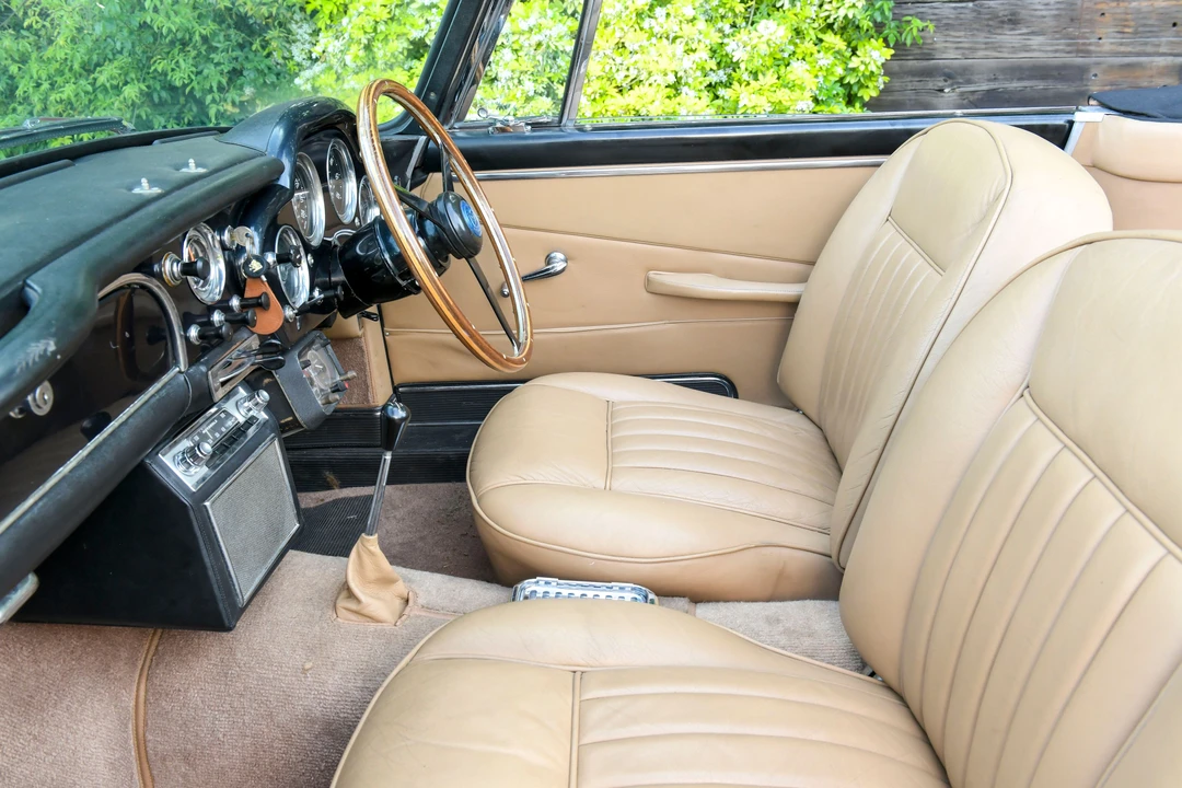 1962 Aston Martin DB4 Convertible - Image 22 of 31