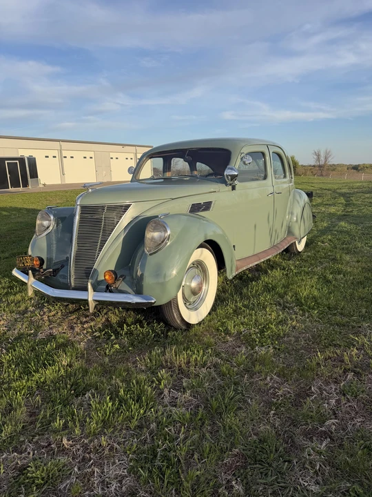 1937 Lincoln Zephyr - Image 3 of 31